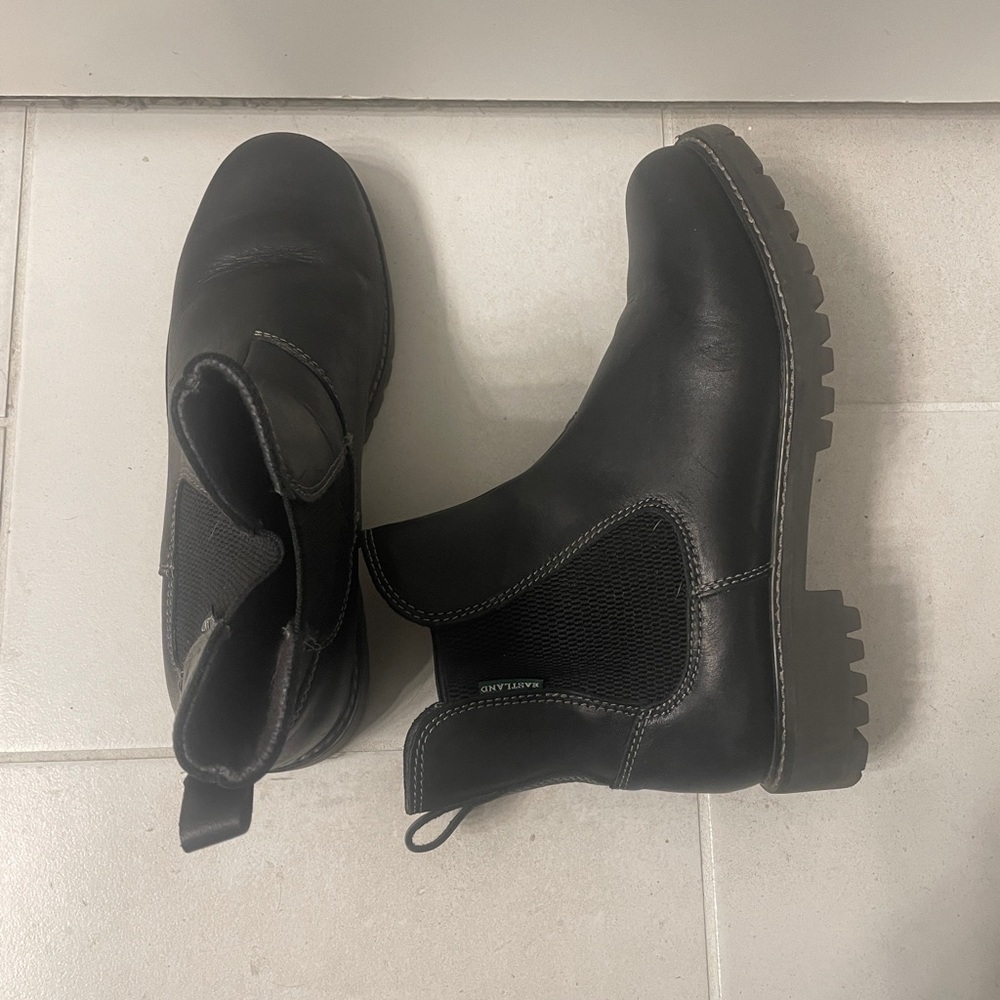 Eastland Ida Chelsea Boots - Picture 3 of 3